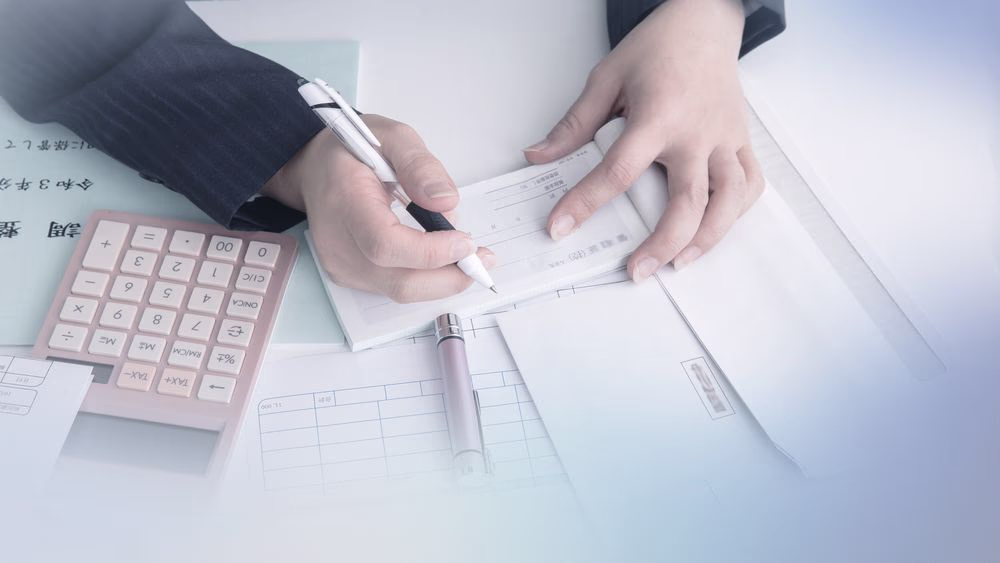 納品書の保管期間は何年? 紙・電子の保存方法と違反リスクまで解説【弁護士監修】