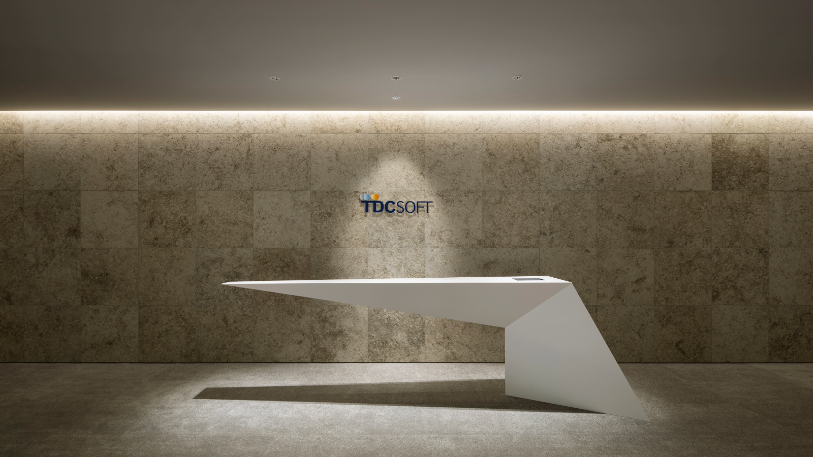 5年で案件数が4倍に　少人数体制の業務を高度化し、法務人材の早期育成も支える「LegalOn」活用術