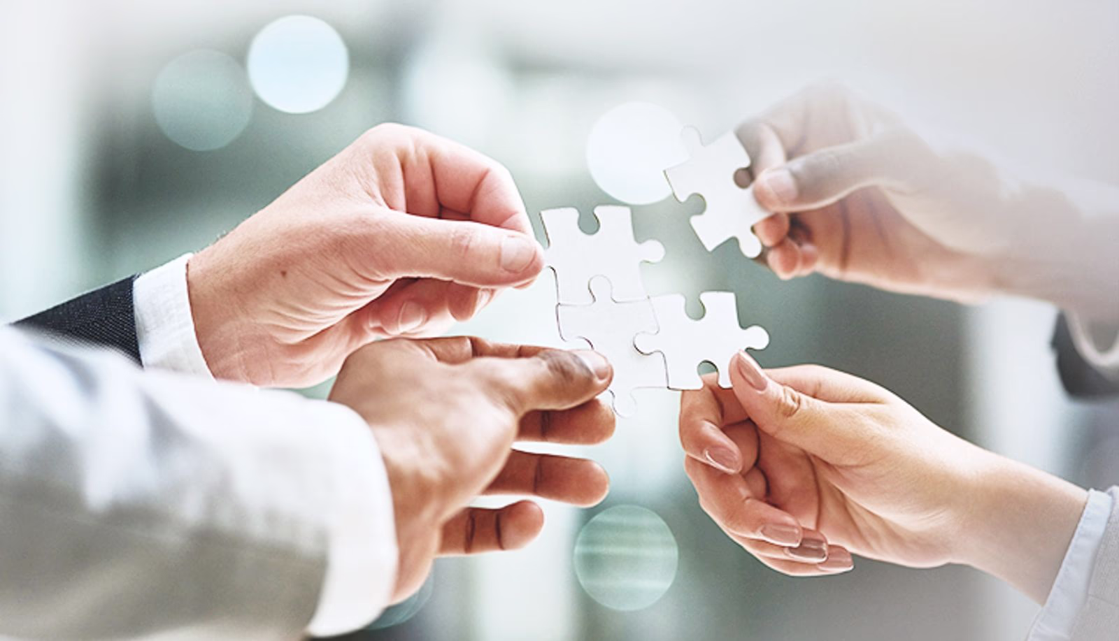 企業法務の人手不足問題・どのように解消するべき?